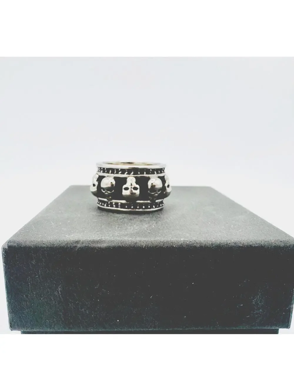 Men's stainless steel with black enamel chunky skull head band ring